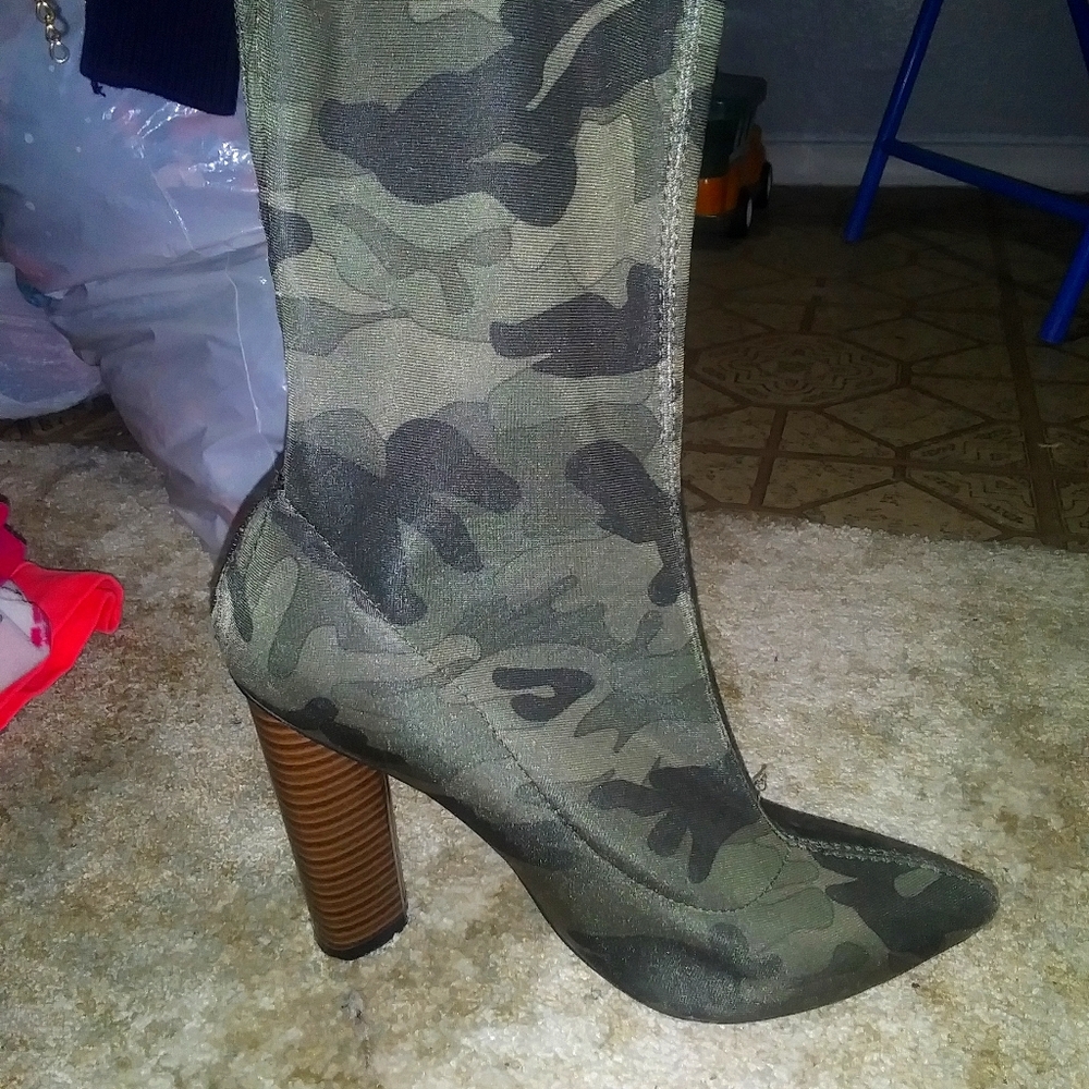 Super stylish army color booties